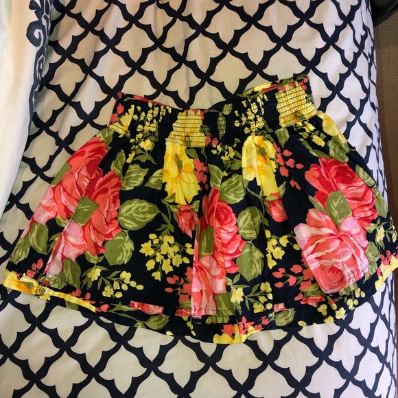 Girls skirt - Picture 3 of 6